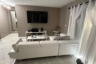 8710 SW 3rd St, Pembroke Pines, FL 33025 - Photo 16