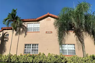 8710 SW 3rd St, Pembroke Pines, FL 33025 - Photo 6