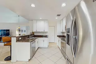 5323 NW 109th Ct, Doral, FL 33178 - Photo 12
