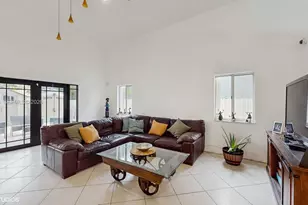 5323 NW 109th Ct, Doral, FL 33178 - Photo 6