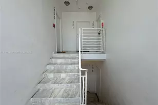 810 7th St, Miami Beach, FL 33139 - Photo 12