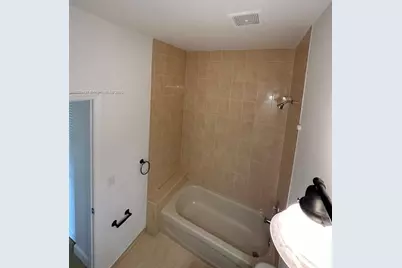 2589 NE 4th St #205, Homestead, FL 33033 - Photo 10