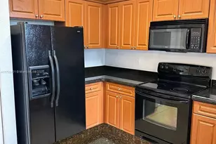 2589 NE 4th St, Homestead, FL 33033 - Photo 2