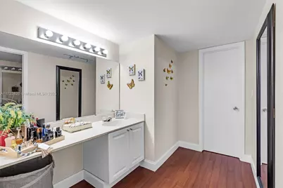 711 N Pine Island Rd #406, Plantation, FL 33324 - Photo 22