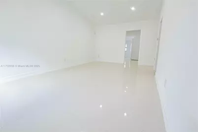 575 NW 49th St, Miami, FL 33127 - Photo 6