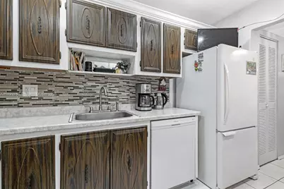 4000 NW 44th Ave #205, Lauderdale Lakes, FL 33319 - Photo 4