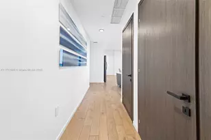 398 NE 5th St, Miami, FL 33132 - Photo 10