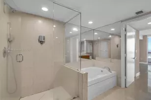 50 Biscayne Blvd, Miami, FL 33132 - Photo 26