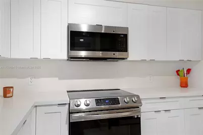 1155 Brickell Bay Dr #704, Miami, FL 33131 - Photo 20