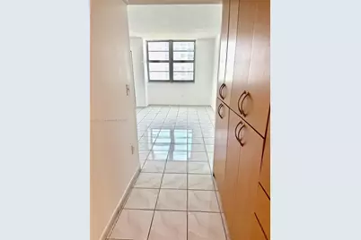 5701 Collins Ave #1011, Miami Beach, FL 33140 - Photo 18