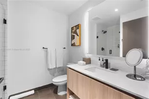 398 NE 5th St, Miami, FL 33132 - Photo 18