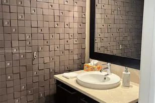 17121 Collins Ave, Sunny Isles Beach, FL 33160 - Photo 10