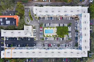 2555 NE 193rd St, Miami, FL 33180 - Photo 4