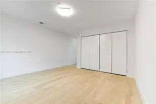 2555 NE 193rd St, Miami, FL 33180 - Photo 26