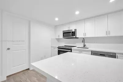 2372 NW 34th St, Miami, FL 33142 - Photo 12