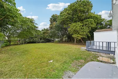 299 S Biscayne River Dr, Miami, FL 33169 - Photo 44