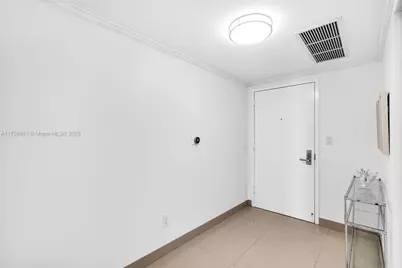 335 S Biscayne Blvd #3612, Miami, FL 33131 - Photo 4