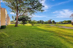 1035 Country Club Dr, Margate, FL 33063 - Photo 20