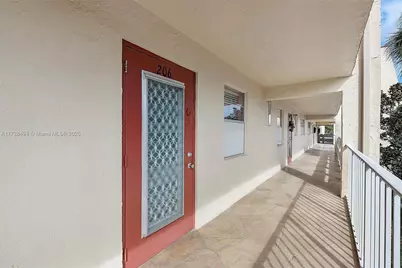 1035 Country Club Dr #206, Margate, FL 33063 - Photo 18