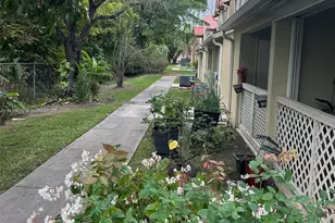 18338 NW 68th Ave, Hialeah, FL 33015 - Photo 34