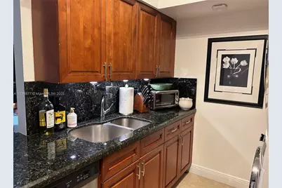18338 NW 68th Ave #L, Hialeah, FL 33015 - Photo 12