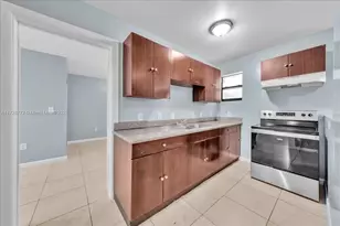 365 NW 8th St, Miami, FL 33136 - Photo 12
