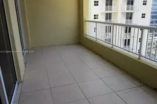 170 SE 14th St, Miami, FL 33131 - Photo 28