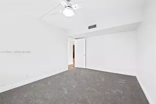 3050 N Palm Aire Dr, Pompano Beach, FL 33069 - Photo 18