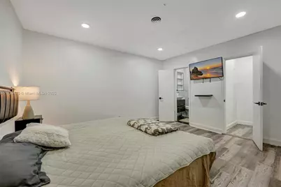 18600 NE 7th Ct, North Miami Beach, FL 33179 - Photo 16