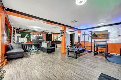 18600 NE 7th Ct, North Miami Beach, FL 33179 - Photo 4
