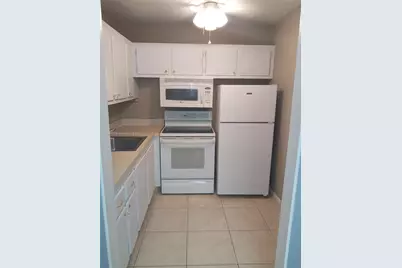 390 Windsor Q #390, West Palm Beach, FL 33417 - Photo 8