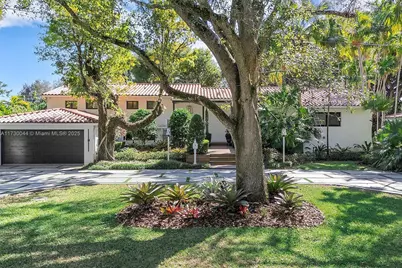 652 NE 105th St, Miami Shores, FL 33138 - Photo 2