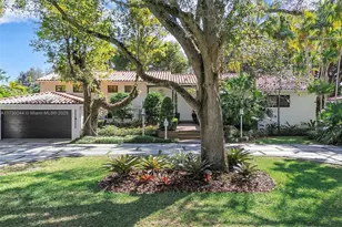 652 NE 105th St, Miami Shores, FL 33138 - Photo 2