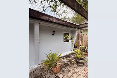 1401 NE 33rd St, Oakland Park, FL 33334 - Photo 48