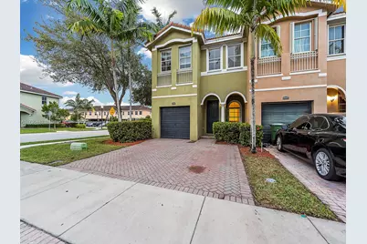2463 SE 15th Ct, Homestead, FL 33035 - Photo 2