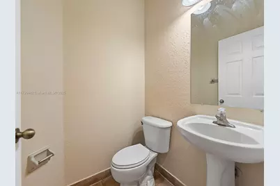 2463 SE 15th Ct, Homestead, FL 33035 - Photo 8