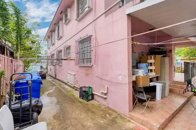 519 NW 10th Ave, Miami, FL 33136 - Photo 18