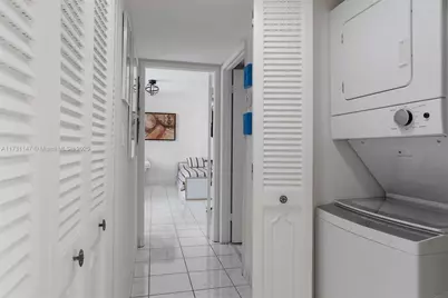 1623 Collins Ave #812, Miami Beach, FL 33139 - Photo 28
