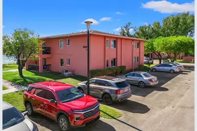 2020 NW 119th St #1122, Miami, FL 33167 - Photo 4