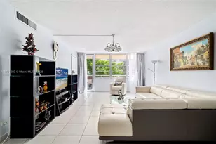 251 174, Sunny Isles Beach, FL 33160 - Photo 2