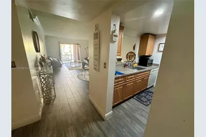 17911 NW 68th Ave #M106, Hialeah, FL 33015 - Photo 8