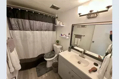 17911 NW 68th Ave #M106, Hialeah, FL 33015 - Photo 24