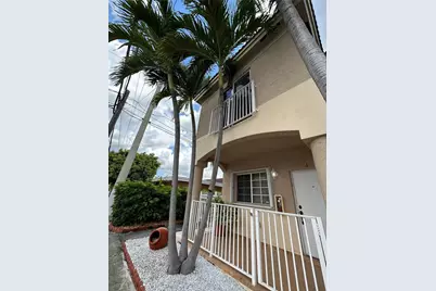 425 E 3rd Ave #6, Hialeah, FL 33010 - Photo 1