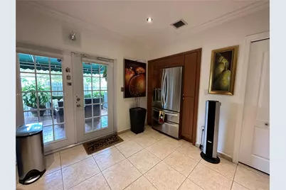 425 E 3rd Ave #6, Hialeah, FL 33010 - Photo 8