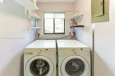 1201 Queen Room Bayview Drive, Fort Lauderdale, FL 33304 - Photo 8