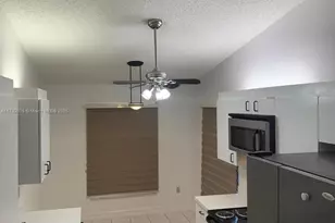 8204 NW 100th Ln, Tamarac, FL 33321 - Photo 18