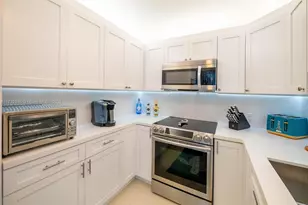 3675 N Country Club Dr, Aventura, FL 33180 - Photo 16