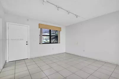 481 Ives Dairy Rd #105-4, Miami, FL 33179 - Photo 6