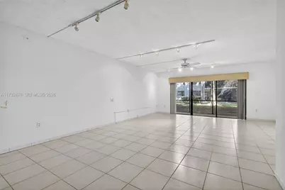 481 Ives Dairy Rd #105-4, Miami, FL 33179 - Photo 4