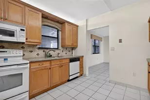 481 Ives Dairy Rd, Miami, FL 33179 - Photo 10